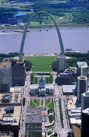 Airphoto - Aerial Photograph of Gateway Arch, Saint Louis, Missouri (3166)